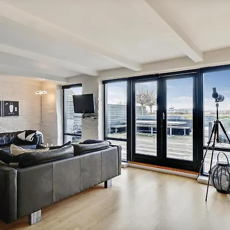 Awesome In W/ 3 Bedrooms Сasa de vacaciones