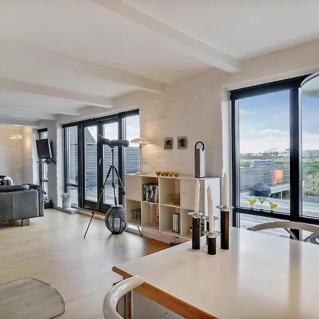 Awesome In W/ 3 Bedrooms *